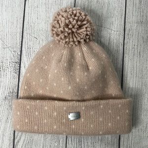 🔹 Coal Pom Pom Beanie